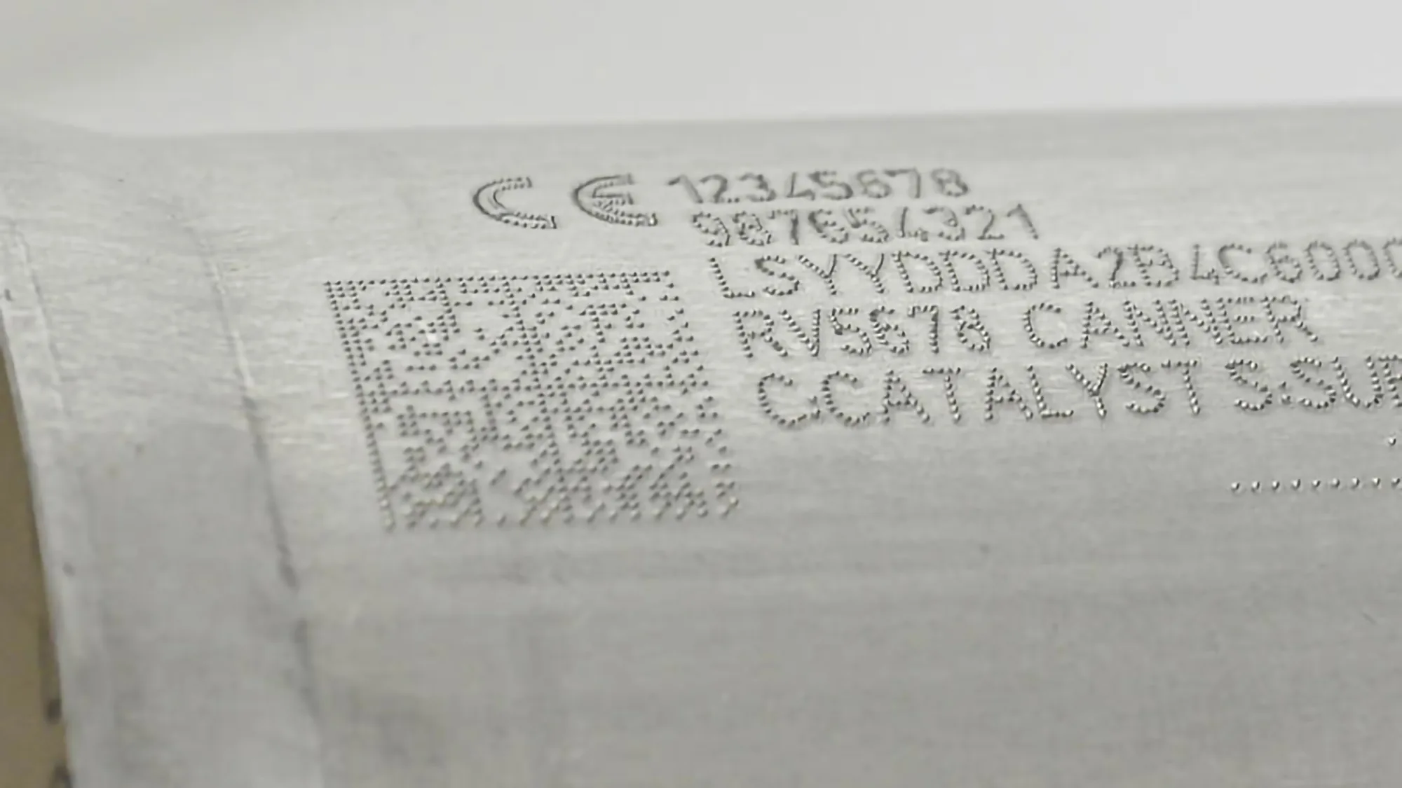 Identificación por micropercusión con código Datamatrix en pieza industrial