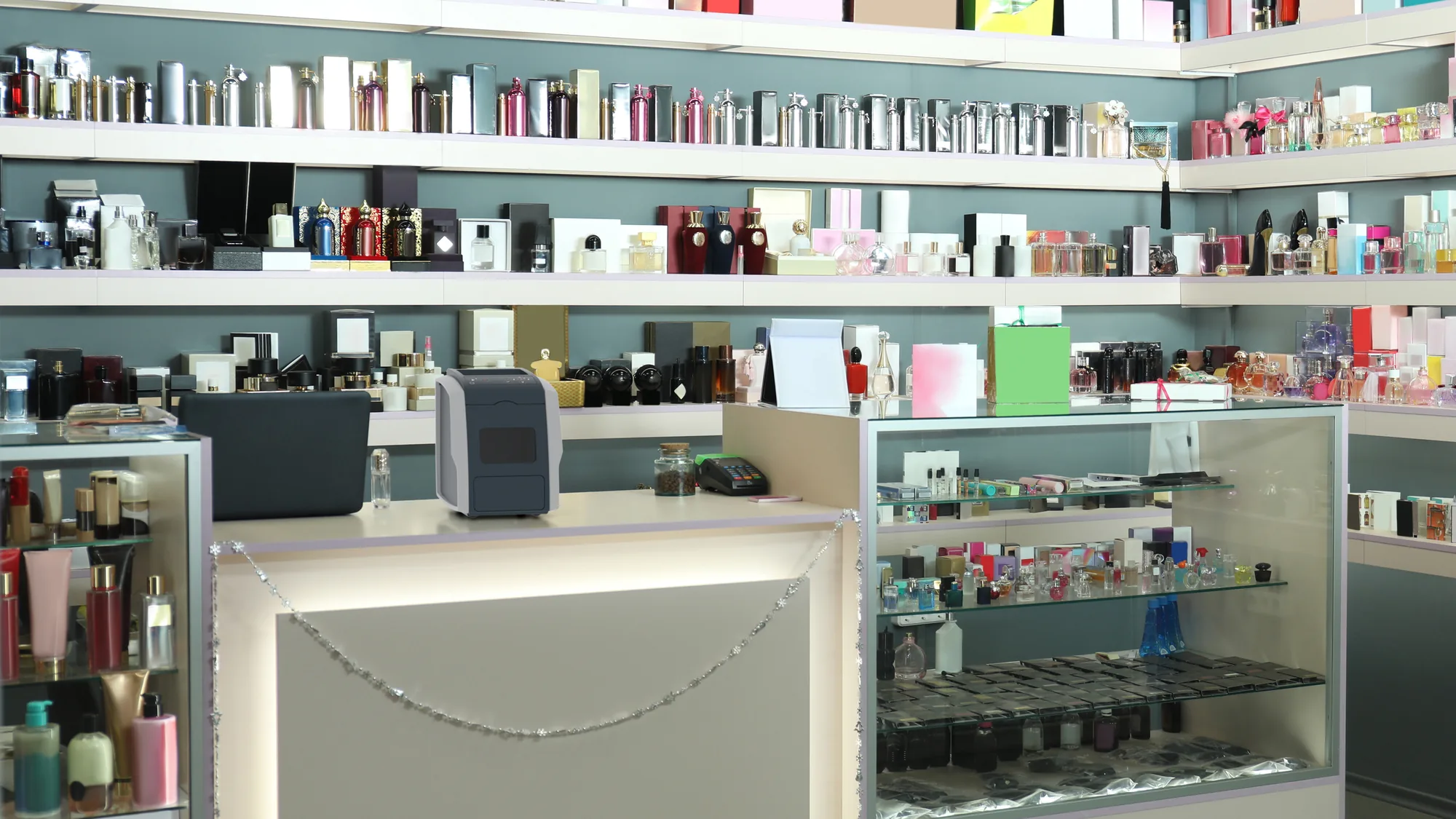 Personalización de frascos de perfume en un punto de venta con el M10