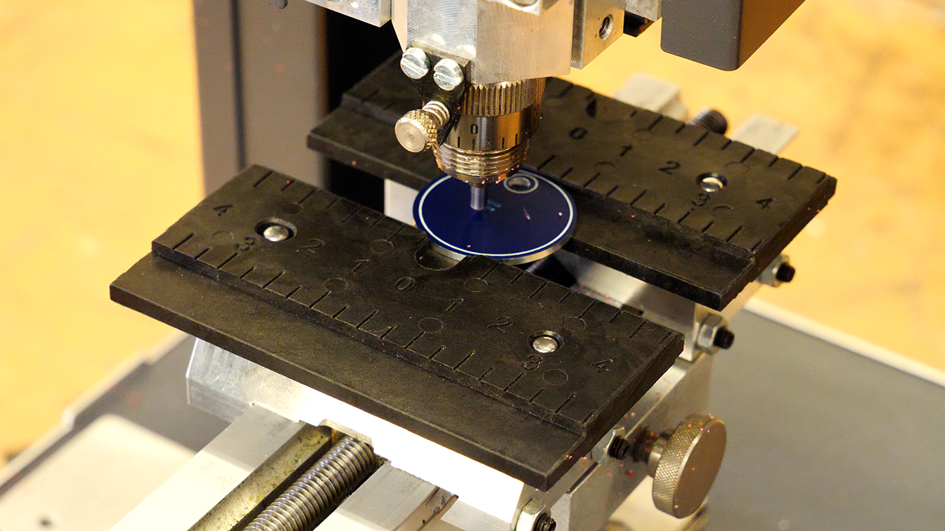 Placa y credencial grabada con la M20X